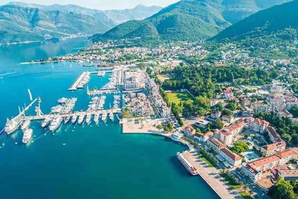 Apartman A&M Tivat Exteriör bild