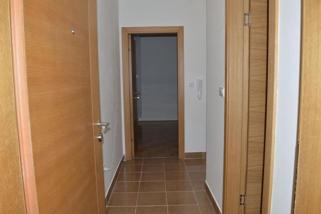 Apartman A&M Tivat Exteriör bild