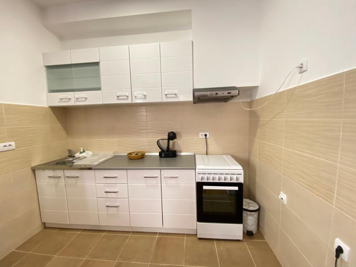 Apartman A&M Tivat Exteriör bild